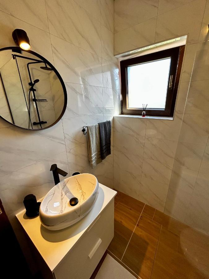 Elentoni Apartment